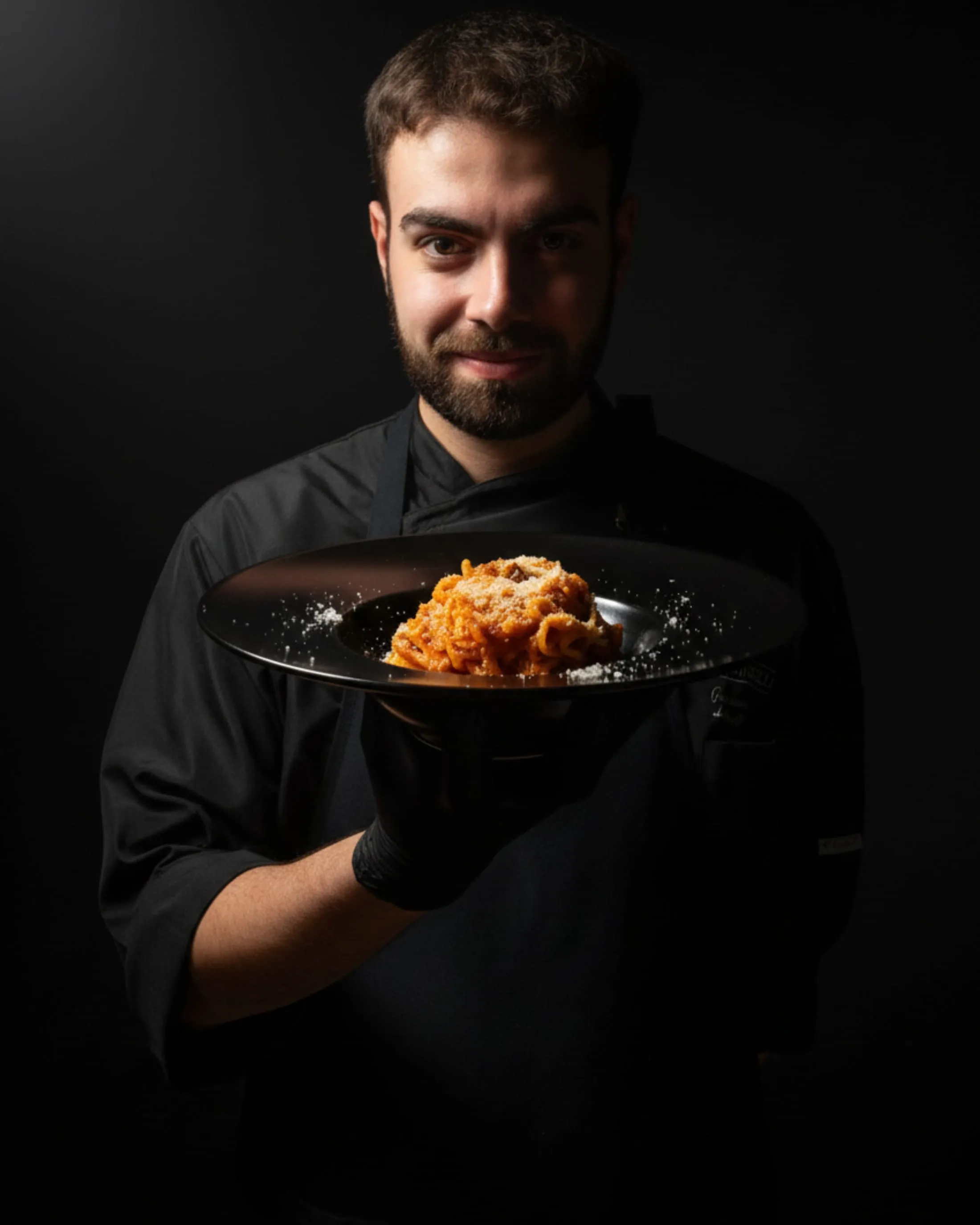 Gianmarco Antonelli impiatta i Tonnarelli all'Amatriciana