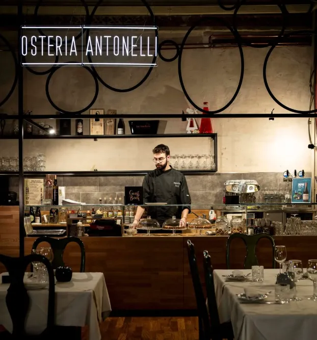 Il bancone dell'Osteria